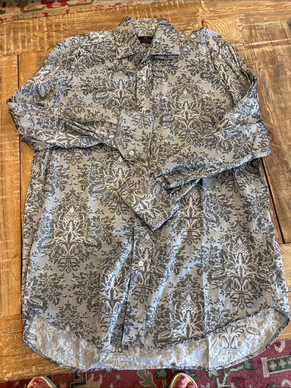 ETRO Italian  designer Men’s button down dress shirt in gray Size 39 or small